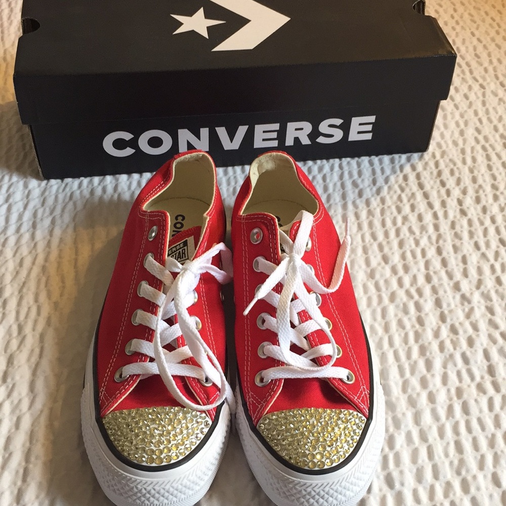 Red Konverse